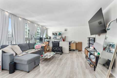 2421 Tusitala Street, Honolulu, HI 96815