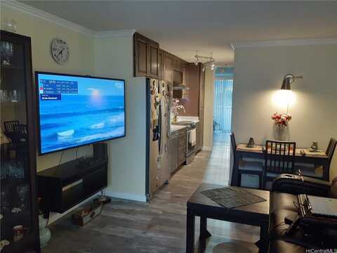 425 Ena Road, Honolulu, HI 96815