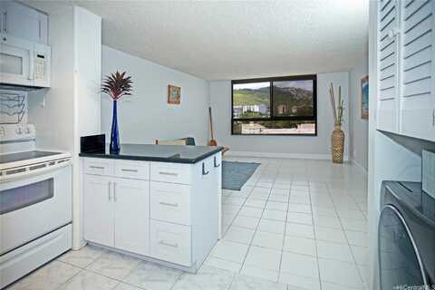 2724 Kahoaloha Lane, Honolulu, HI 96826