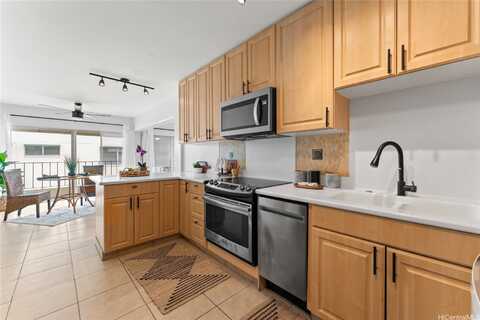 222 Kaiulani Avenue, Honolulu, HI 96815