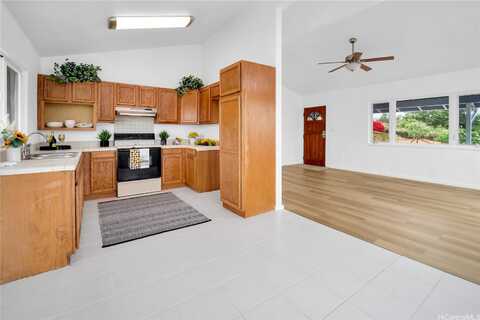 94-1072 Lumi Street, Waipahu, HI 96797