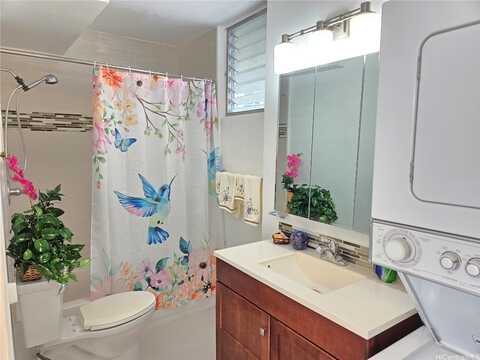1535 Pensacola Street, Honolulu, HI 96822