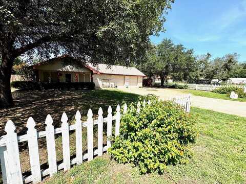 215 E Mountain View Dr., Burnet, TX 78611