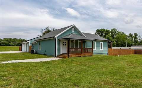 438 Lincoln Avenue, Osawatomie, KS 66064