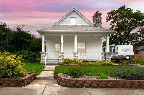 911 N High Street, Sugar Creek, MO 64054