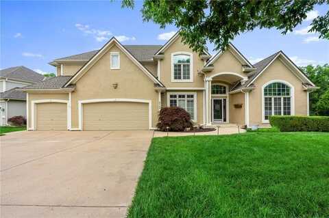 512 NW Highcliffe Drive, Lees Summit, MO 64081
