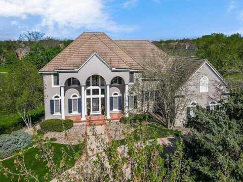 9705 Sunset Circle, Lenexa, KS 66220