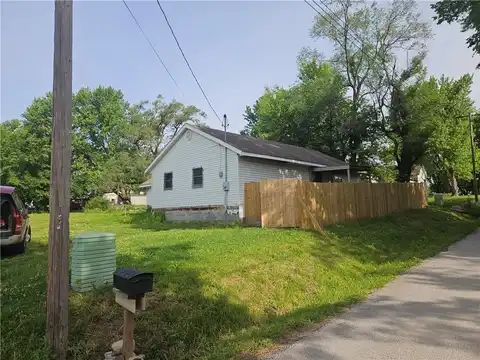 102 South Street, Rayville, MO 64084