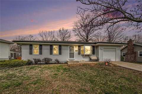 2902 NE 63rd Street, Gladstone, MO 64119