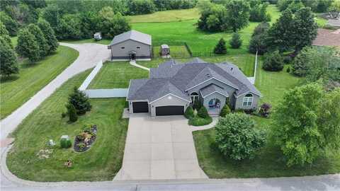 7151 SW Crystal Lane, Trimble, MO 64492