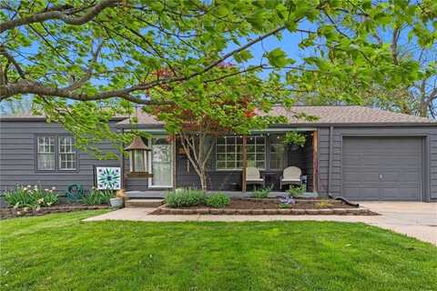 8334 Kenwood Avenue, Kansas City, MO 64131