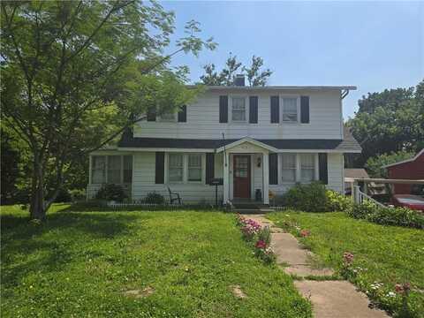 9521 E 13th Street S, Independence, MO 64052