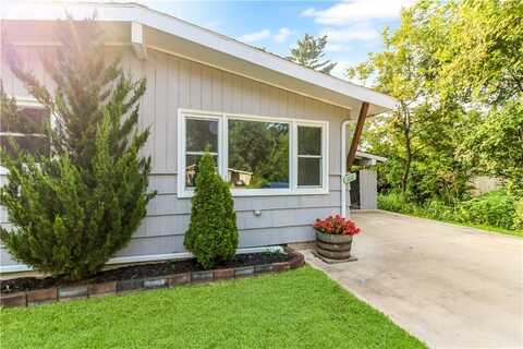 1112 ANDERSON Street, Warrensburg, MO 64093