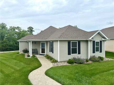4705 N Creek Wood Drive, Saint Joseph, MO 64507