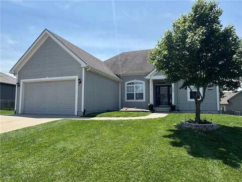 909 W 8th Avenue, Kearney, MO 64060