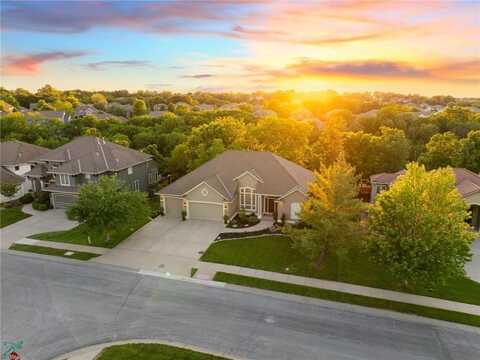 4424 NE Shadow Valley Circle, Lees Summit, MO 64064
