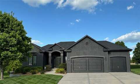 4301 N 141st Street, Basehor, KS 66007