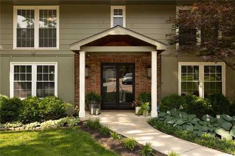 5007 NW COVES Drive, Kansas City, MO 64151