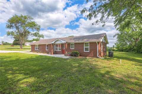 1129 NW US 50 Highway, Centerview, MO 64019