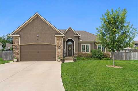 1402 NW Red Oak Court, Grain Valley, MO 64029