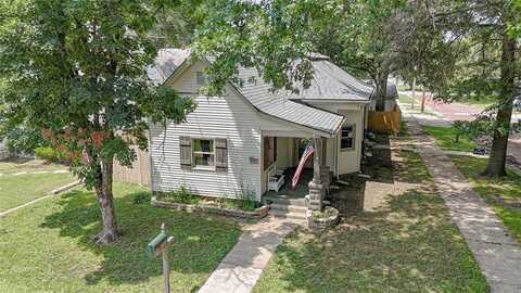 300 Brown Avenue, Osawatomie, KS 66064