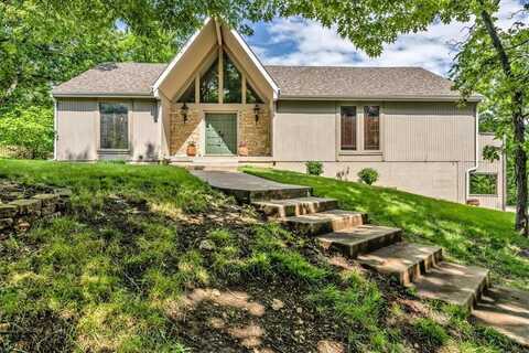 20726 Pebble Lane, Lenexa, KS 66220