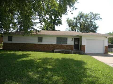 811 E Garfield Street, Iola, KS 66749