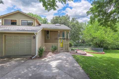 748 SE Claremont Court, Lees Summit, MO 64063