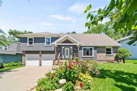 8708 W 92nd Street, Overland Park, KS 66212