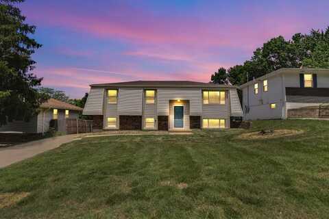 1212 NW 67th Street, Kansas City, MO 64118