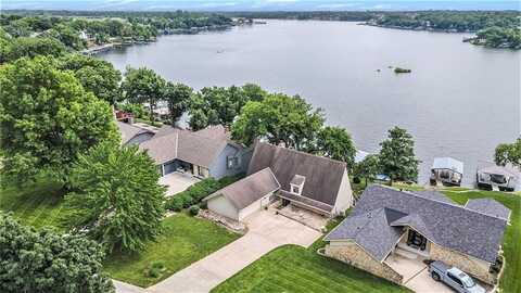 422 N Winnebago Drive, Lake Winnebago, MO 64034