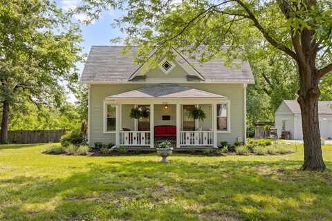 9101 Holmes Road, Kansas City, MO 64131