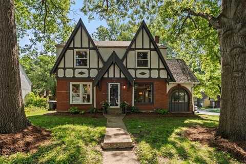 7943 CHARLOTTE Street, Kansas City, MO 64131