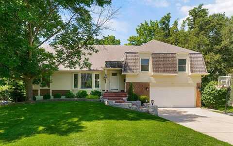 8911 W 104th Street, Overland Park, KS 66212