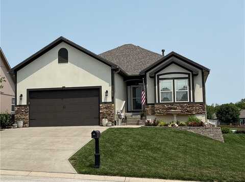 2213 NE Overland Drive, Blue Springs, MO 64029