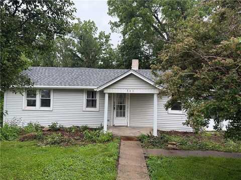 711 Trevillian Drive, Saint Joseph, MO 64507