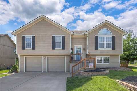 22000 Gracie Drive, Peculiar, MO 64078