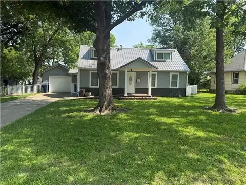404 Lincoln Street, Osage City, KS 66523