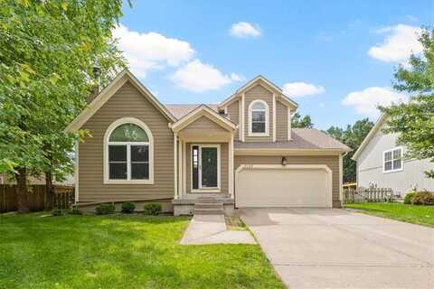2133 S Stagecoach Drive, Olathe, KS 66062