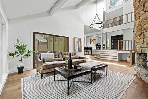 224 NW Locust Street, Lees Summit, MO 64064