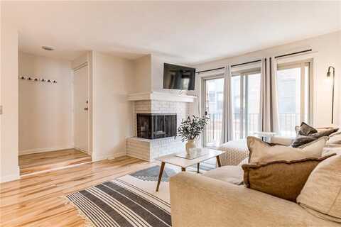 3606 Gillham Road, Kansas City, MO 64111