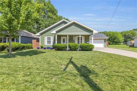 823 S Pecan Street, Ottawa, KS 66067