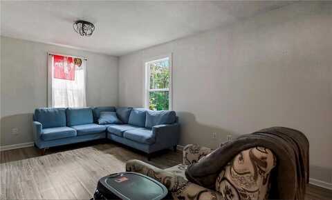 4032 Kensington Avenue, Kansas City, MO 64130