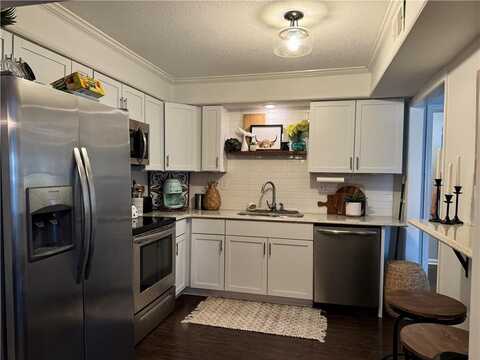 7618 W 59th Terrace, Overland Park, KS 66202