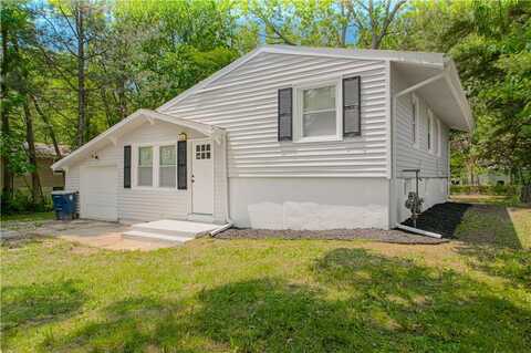 11300 Greenwood Road, Kansas City, MO 64134