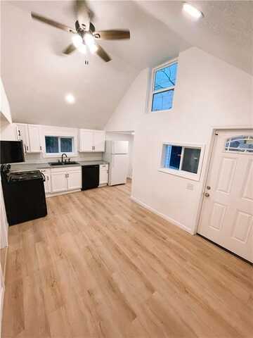 8633 N Main Street, Kansas City, MO 64155