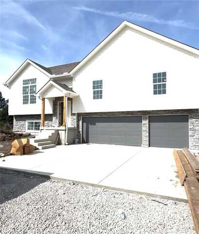318 NE 51 Road, Warrensburg, MO 64093