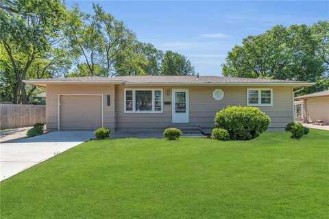 6505 N WALROND Avenue, Gladstone, MO 64119