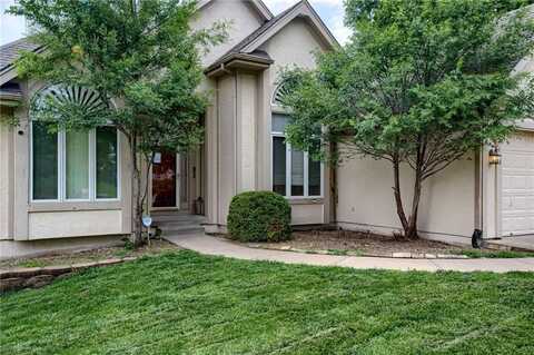 7100 N CHERRY Street, Gladstone, MO 64118