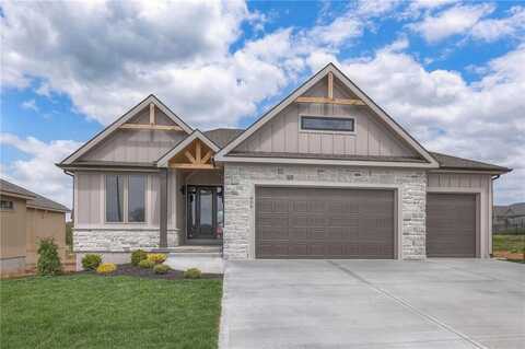 910 Savannah Lane, Greenwood, MO 64034